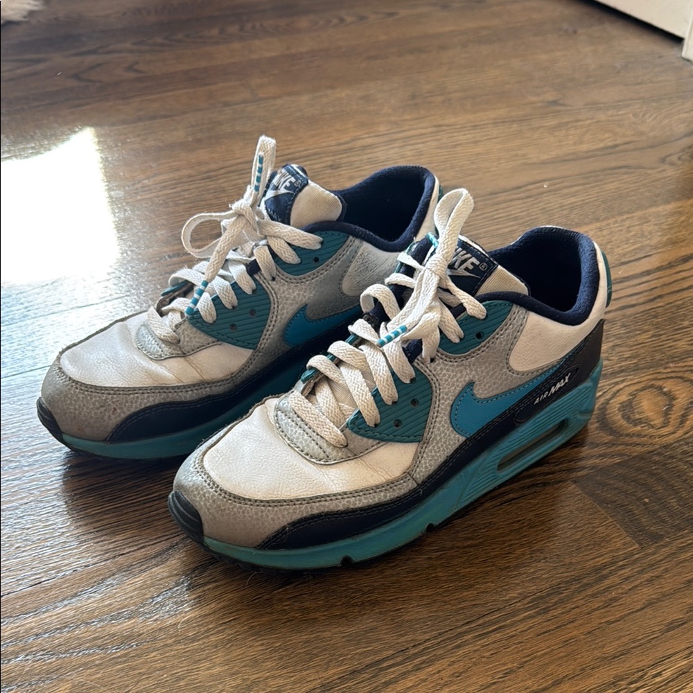 Vintage Y2K Nike Air Max 6.5 y / women’s 8 / eu 39